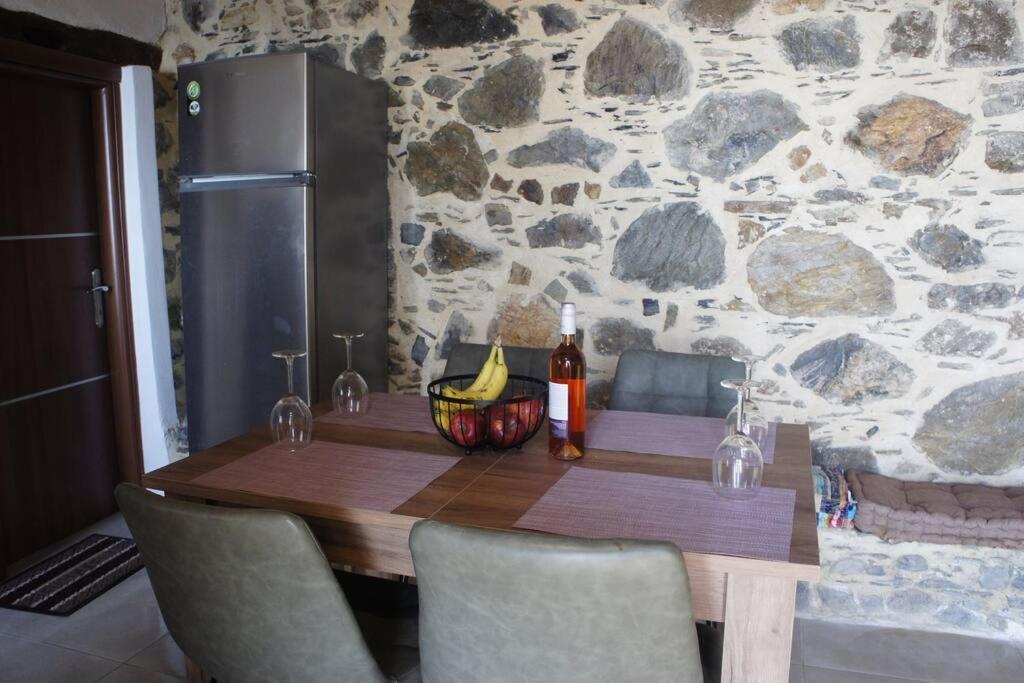 Вілла Alegria Stone House Amigdhalokefali Екстер'єр фото
