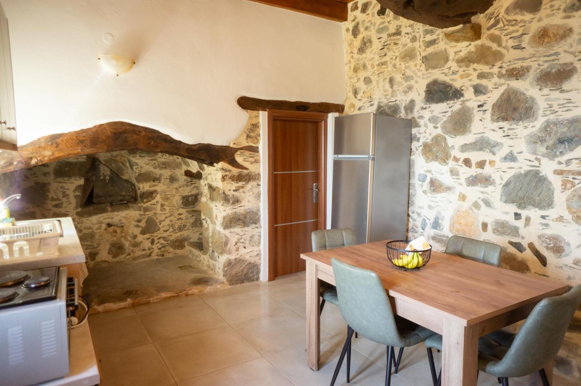 Вілла Alegria Stone House Amigdhalokefali Екстер'єр фото